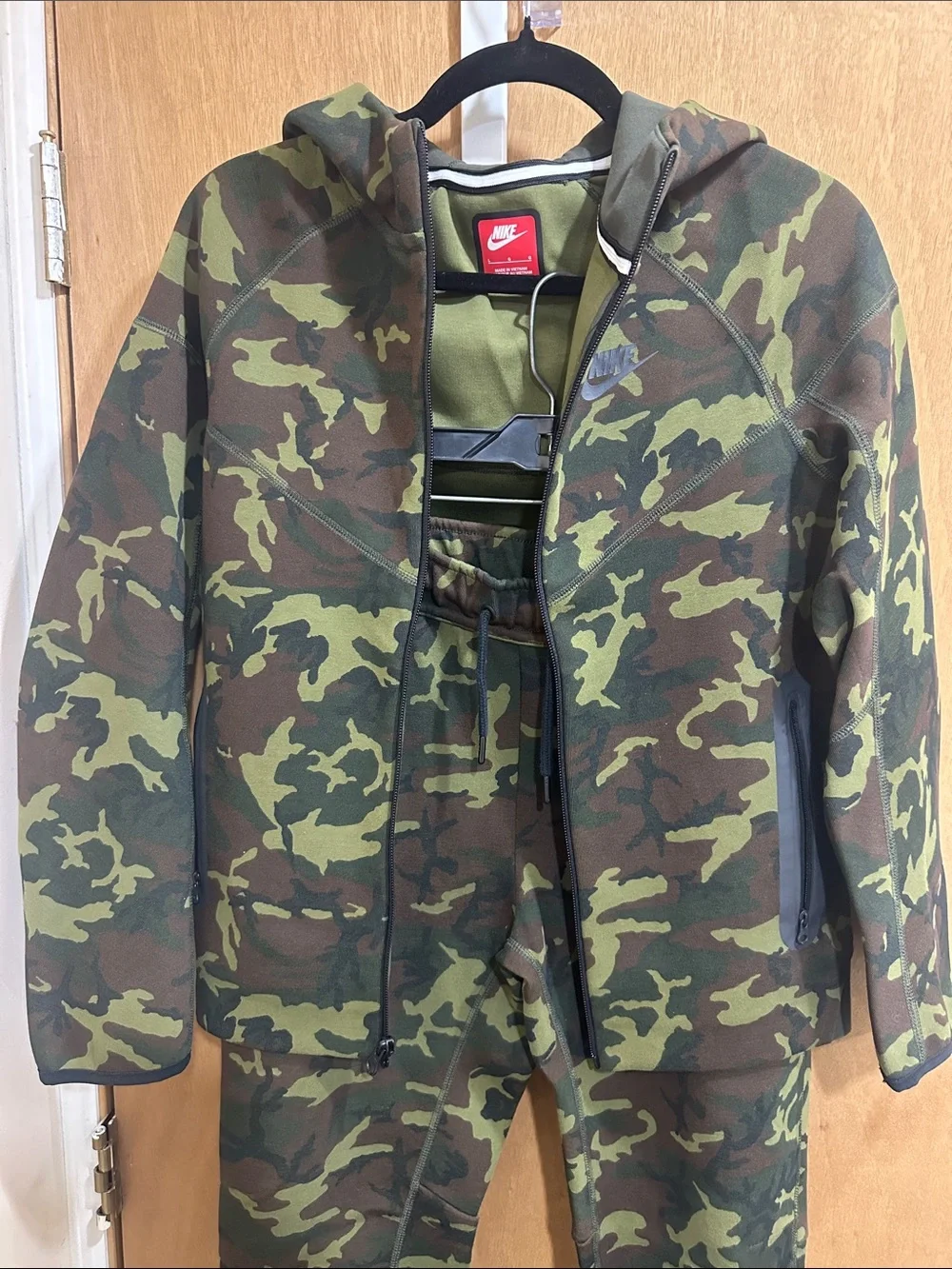 Nike Tech cameo Zip Hoodie Jacket in Olive Green/Brown